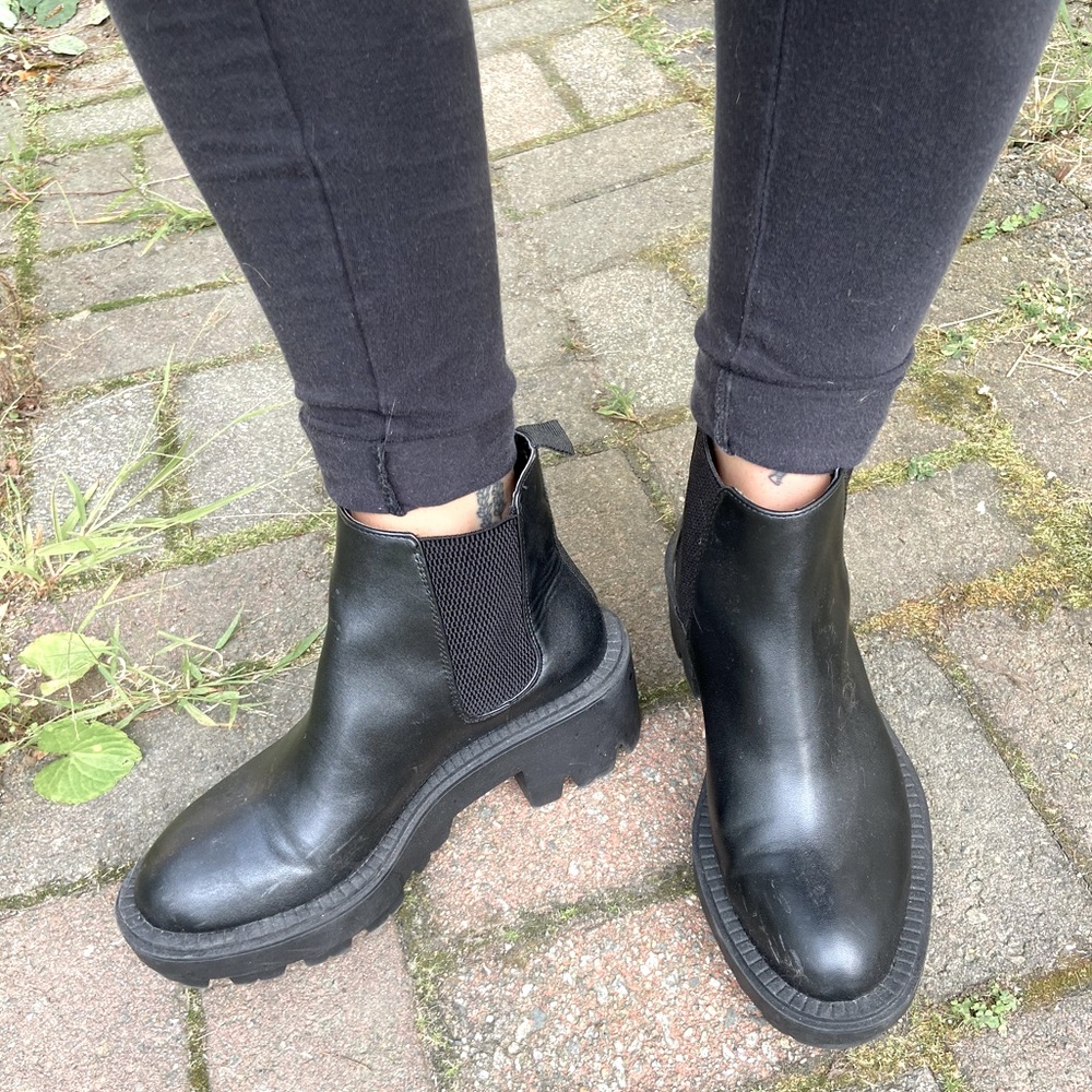 Bershka chelsea boots